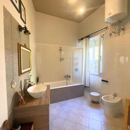 Ombre Di Acqua, Artistic In The Heart Of The Apartment *